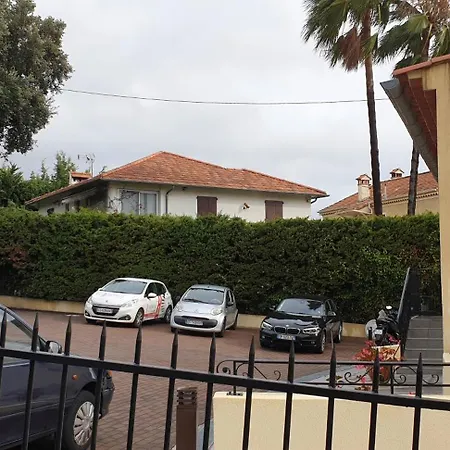 Grand Meuble-juan Pins-logt 4 Apartment Antibes